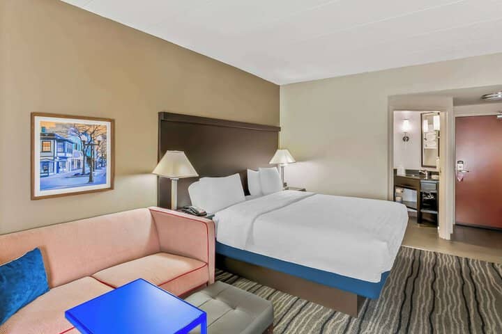 Room 19 of 39